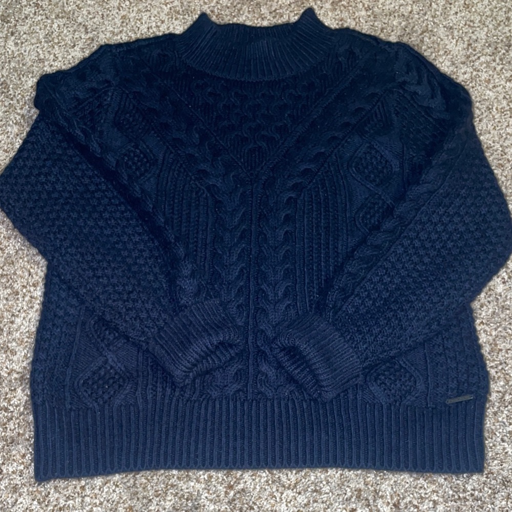Abercrombie & Fitch Men's Dark Blue Cable Knit Sweater